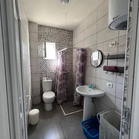 Cozy Qerret Apartment